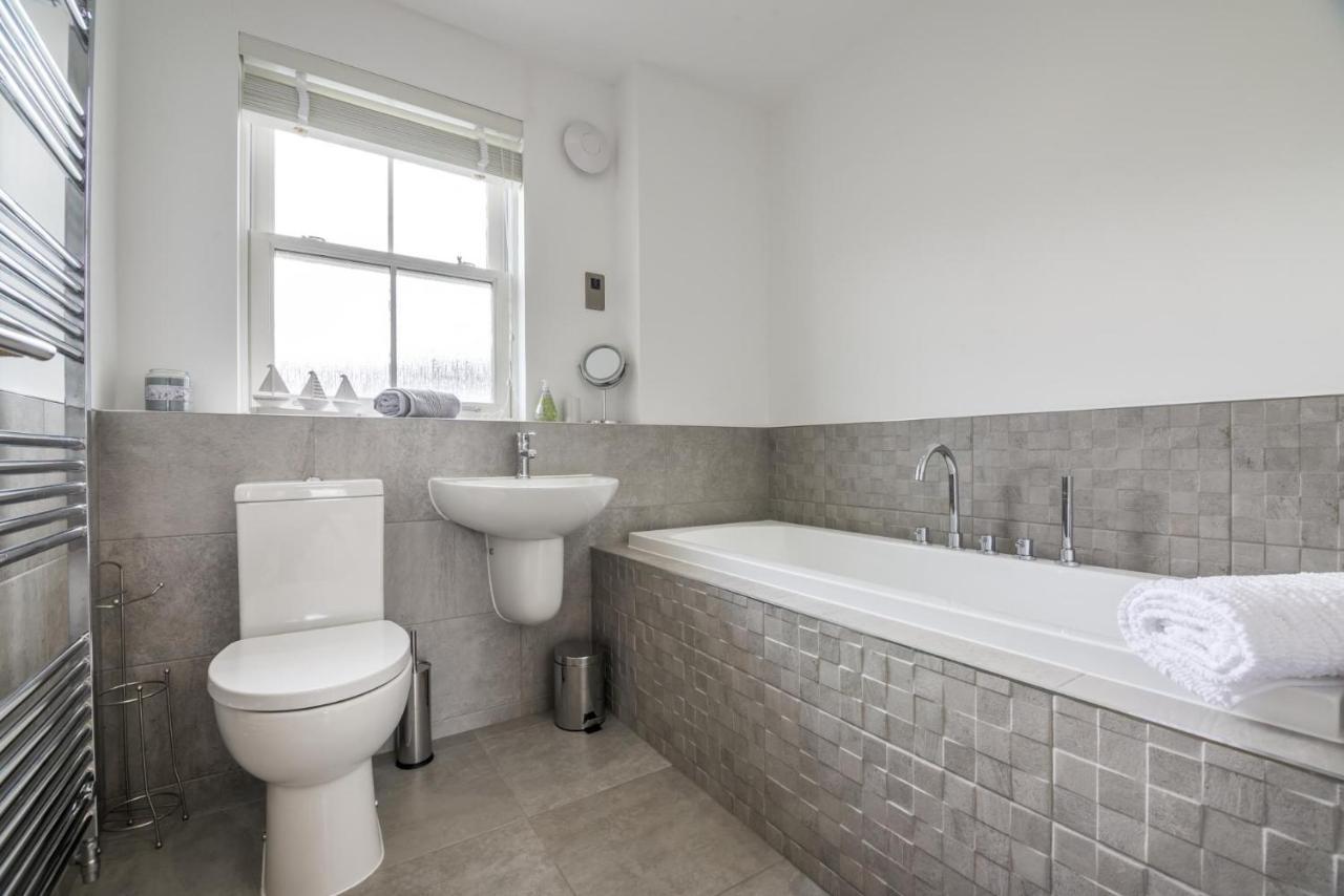 Milford Street - 5 Bedroom Luxurious Holiday Home - Saundersfoot Buitenkant foto